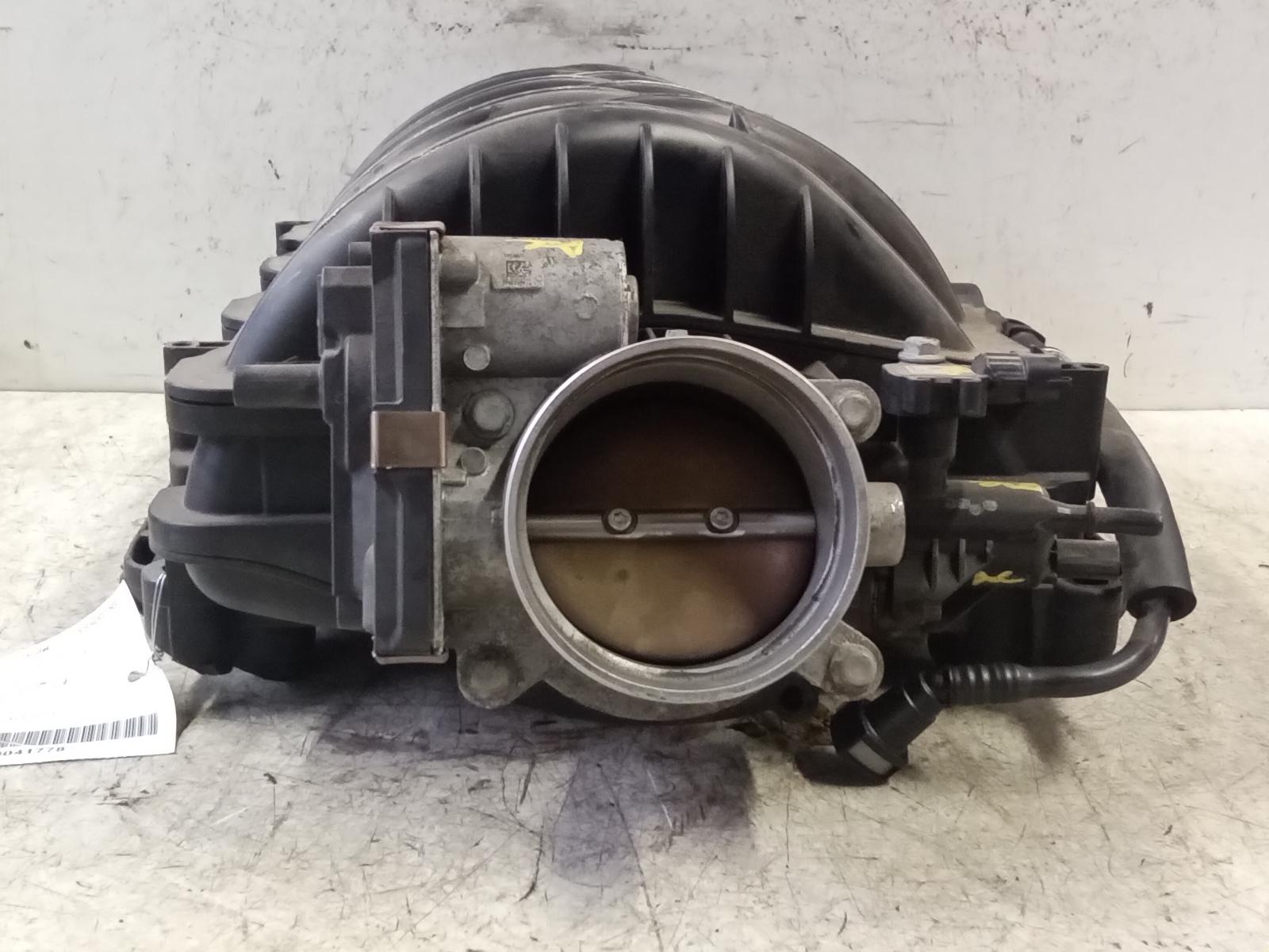 CADILLAC ESCALADE ESV 2004-2006 (6.0L) Intake Manifold - AC CADILLAC ESCALADE ESV 2004-2006 (6.0L) Intake Manifold - AC